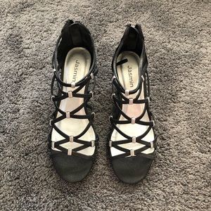 Criss-cross Black Wedges